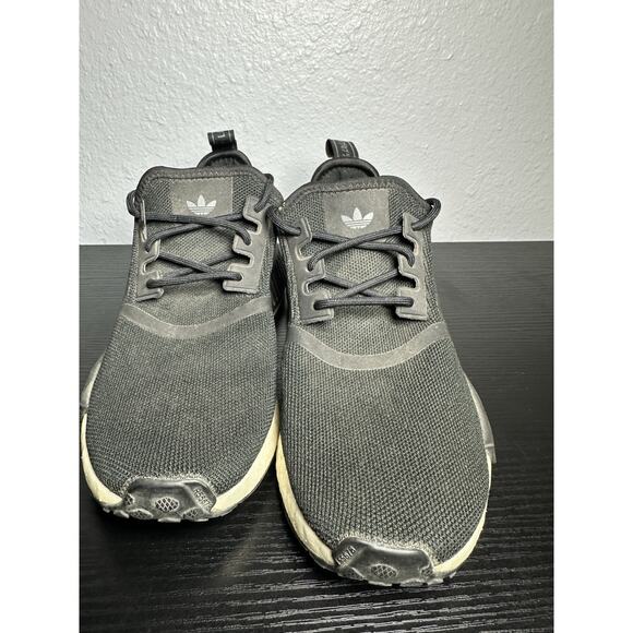 Adidas NMD R1 Trace Black With out box Size 5.5 - Picture 2 of 5